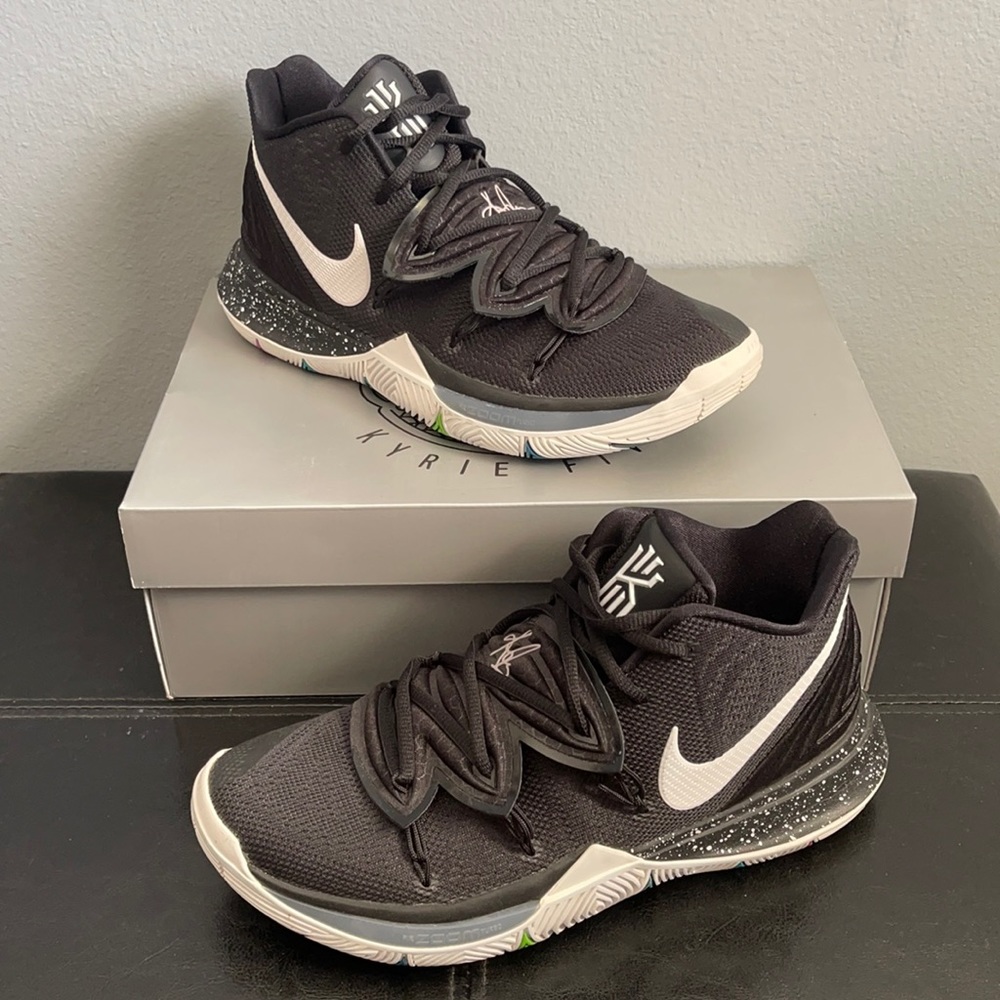 Adult Nike sneaker (Kyrie 5’s), Size 9 (Men)